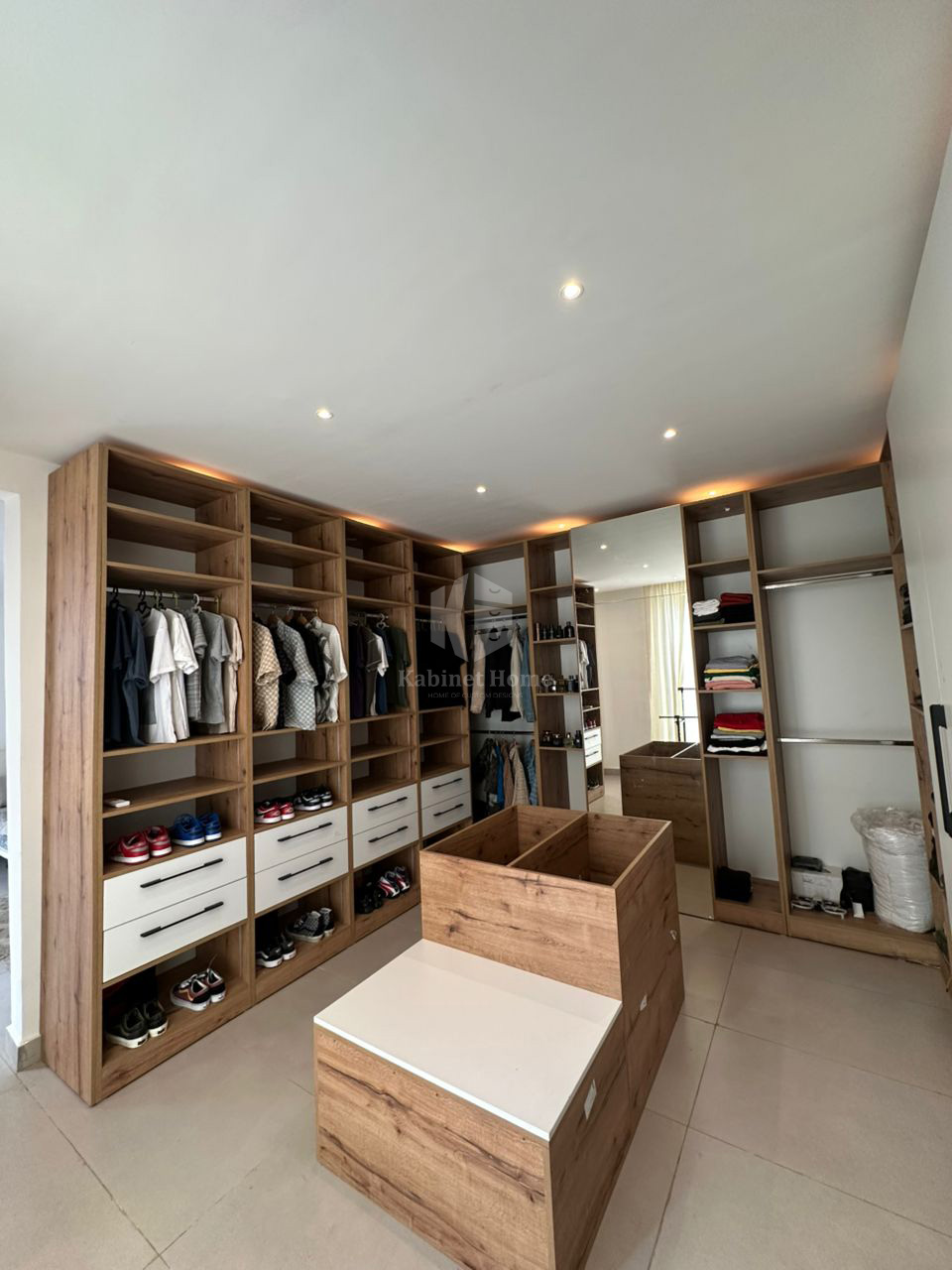 Walk-in Closet
